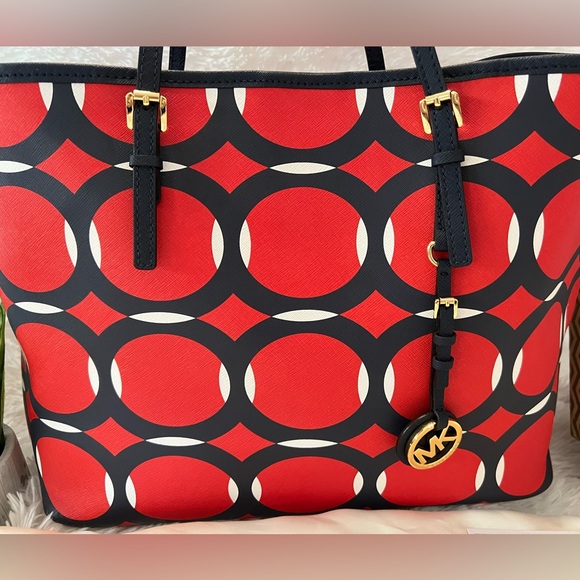 🎉HP🎉Michael Kors Jet Set Travel Deco Leather Shoulder Tote Handbag - Picture 5 of 15